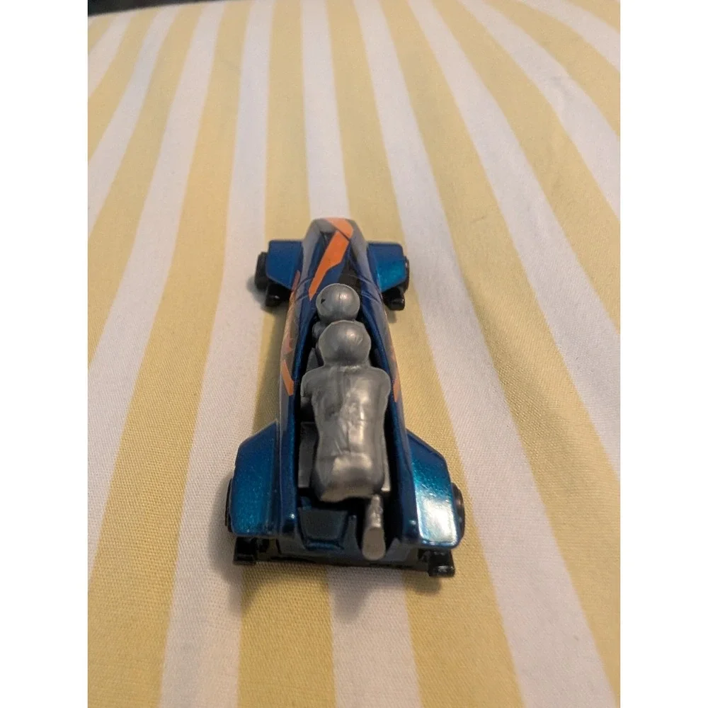 Hot Wheels Ice Shredder H10 Car Bobsled Blue Race Team 1:64 Diecast 2016